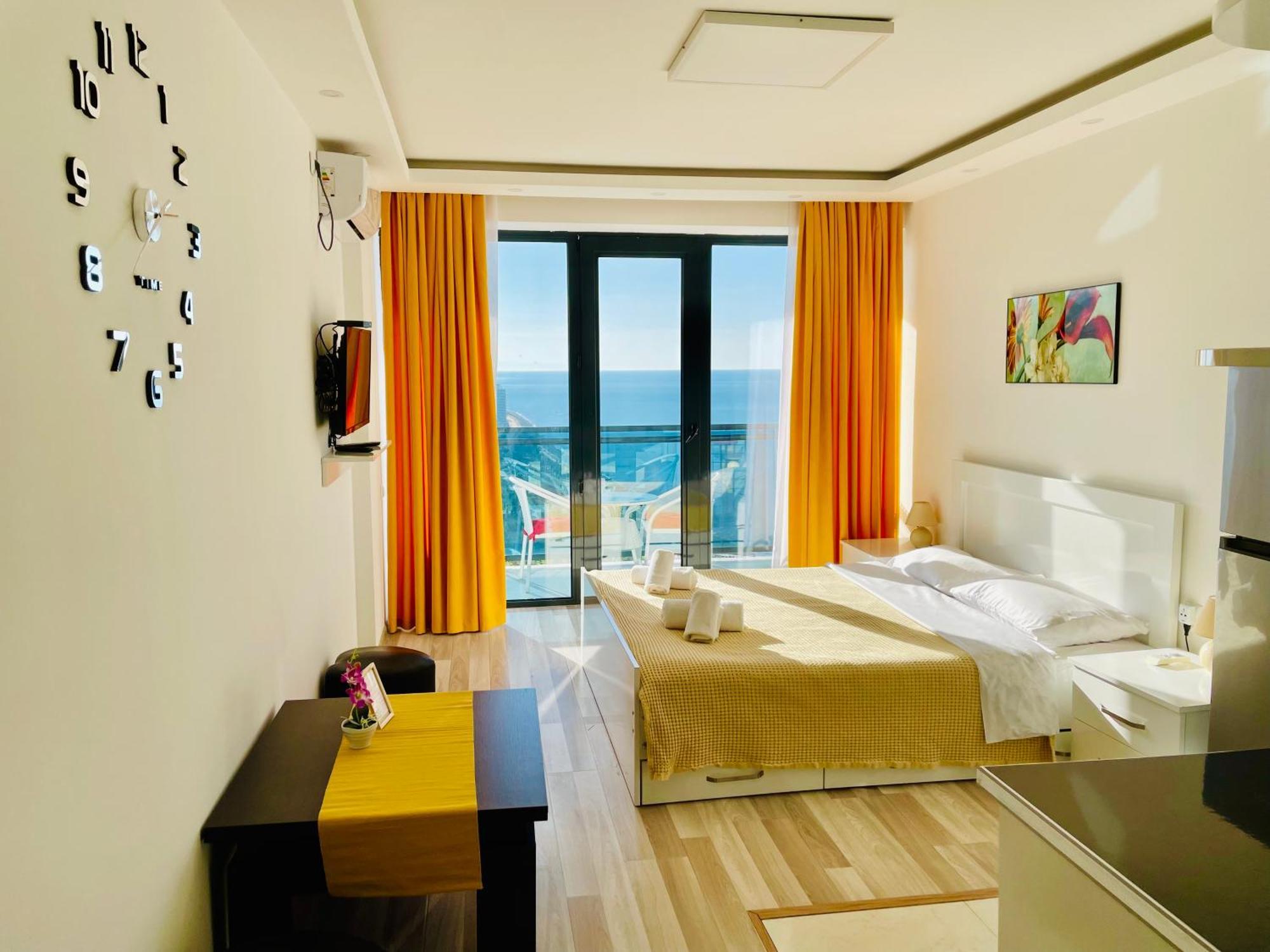 Sea View Apartments Orbi Beach Tower Batumi Bagian luar foto