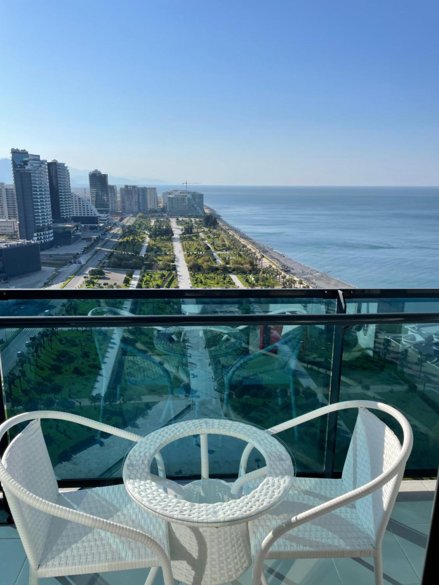 Sea View Apartments Orbi Beach Tower Batumi Bagian luar foto