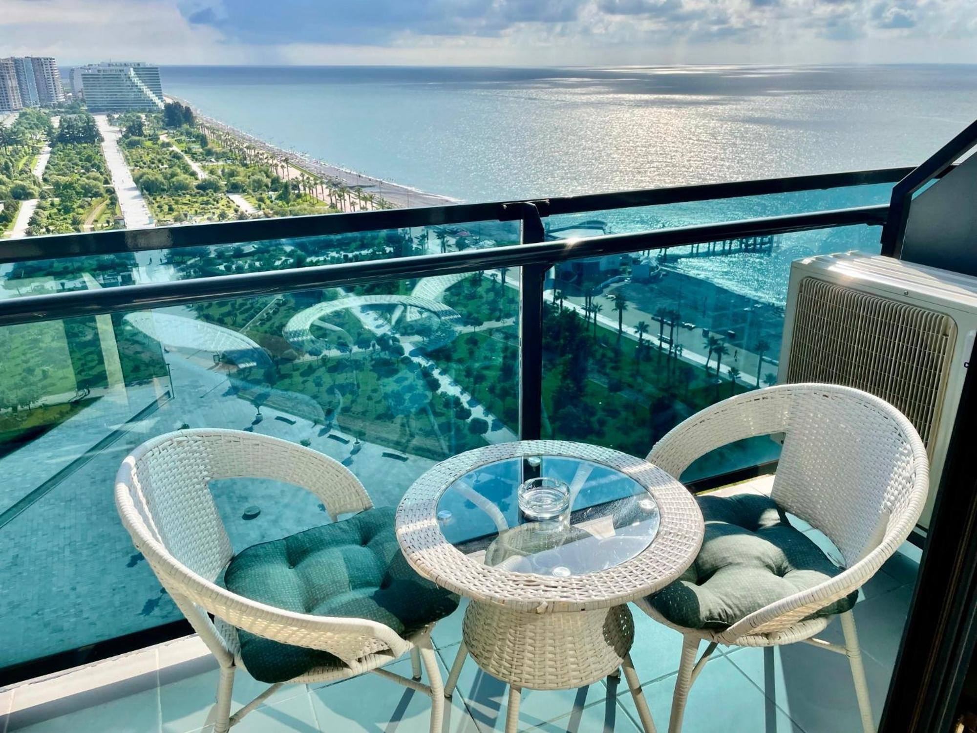 Sea View Apartments Orbi Beach Tower Batumi Bagian luar foto