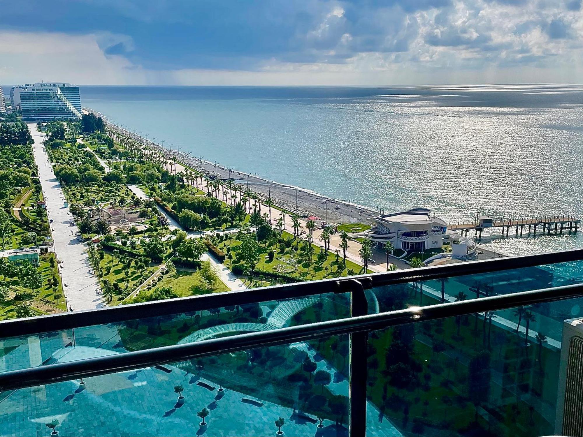 Sea View Apartments Orbi Beach Tower Batumi Bagian luar foto